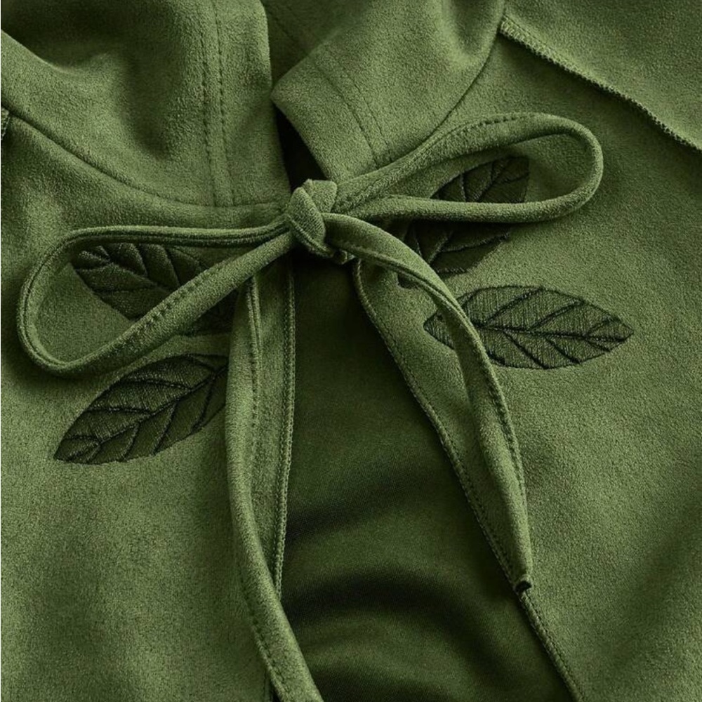 Green Hooded Cape - Picture 5 of 8